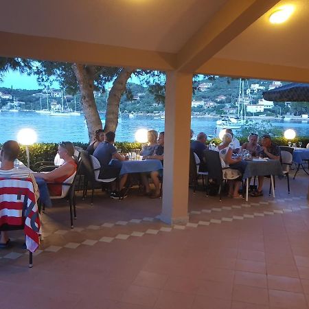 Hotel Paradise Punta Nečujam Εξωτερικό φωτογραφία